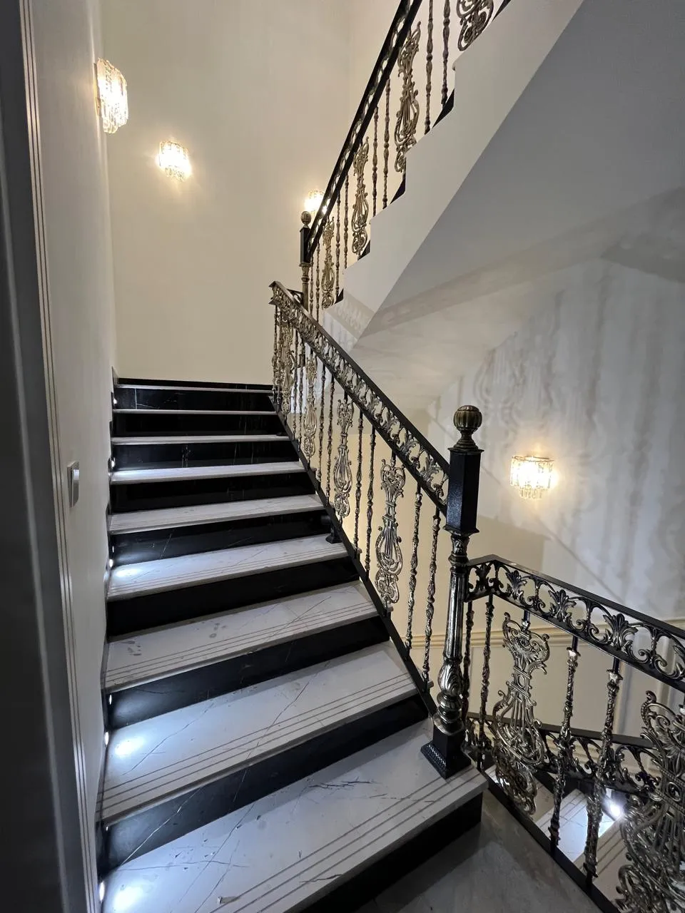 Italian City Villa - Reference